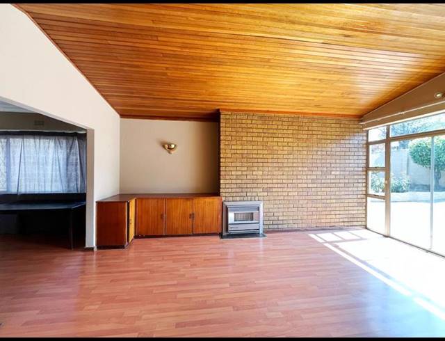 6 BEDROOM HOUSE FOR SALE IN BLAIRGOWRIE